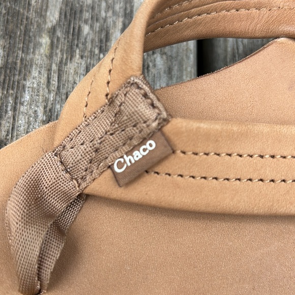 Chaco Leather Flips - Picture 3 of 7